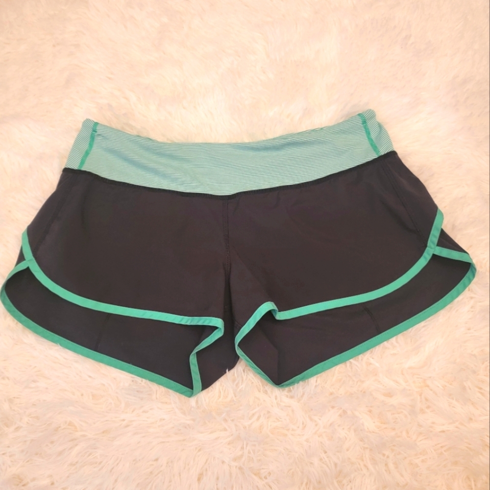 LULULEMON Speed Up Shorts Women Size 6